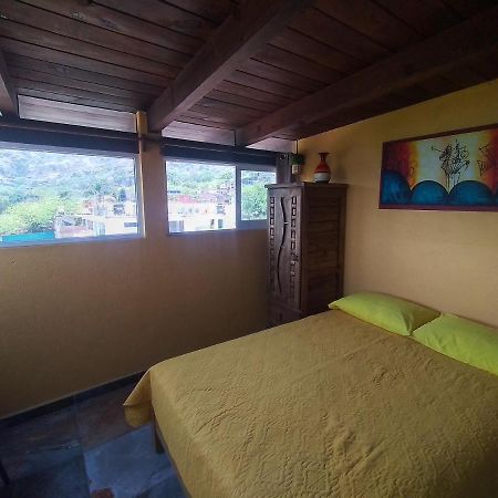 Hospedaje Casa Verde تيبوزتلان المظهر الخارجي الصورة